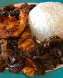 Pechuga de Pollo con Cebollas Caramelizadas y Arroz