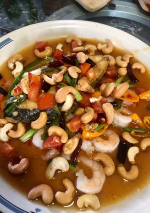 รูปของ ปลาอินทรีย์ กุ้งแก้วราดซอสมะขาม