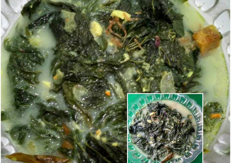 Resep Sayur daun singkong kuah santan oleh pipin ummu 