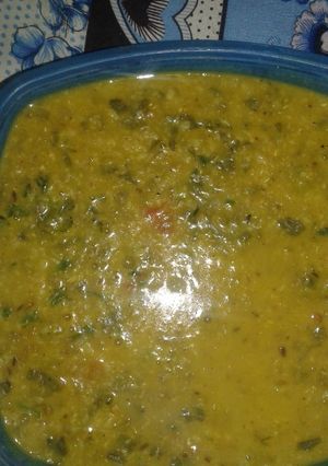 A picture of Daal palak.