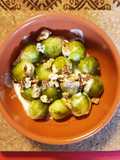 Cavolini di Bruxelles con stracchino e noci