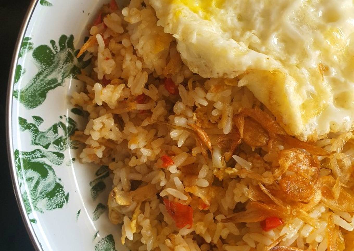 Nasi goreng dengan ikan teri