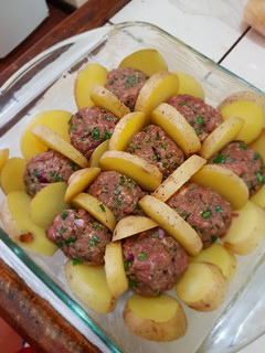 Una foto de Cuadriculado de carne y papa