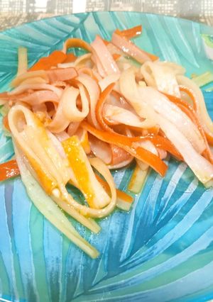 Una foto de Surimi al ajillo