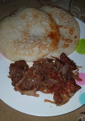 A picture of Rice masa and beef sauce.