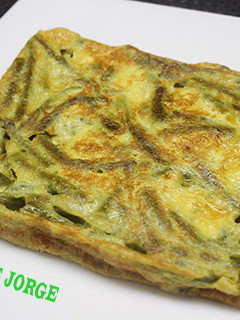 Una foto de Tortilla cuadrada de espárragos