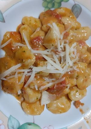 Foto di Gnocchi pomodorini pesto e grana