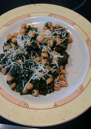 Una foto de Espinacas con garbanzos