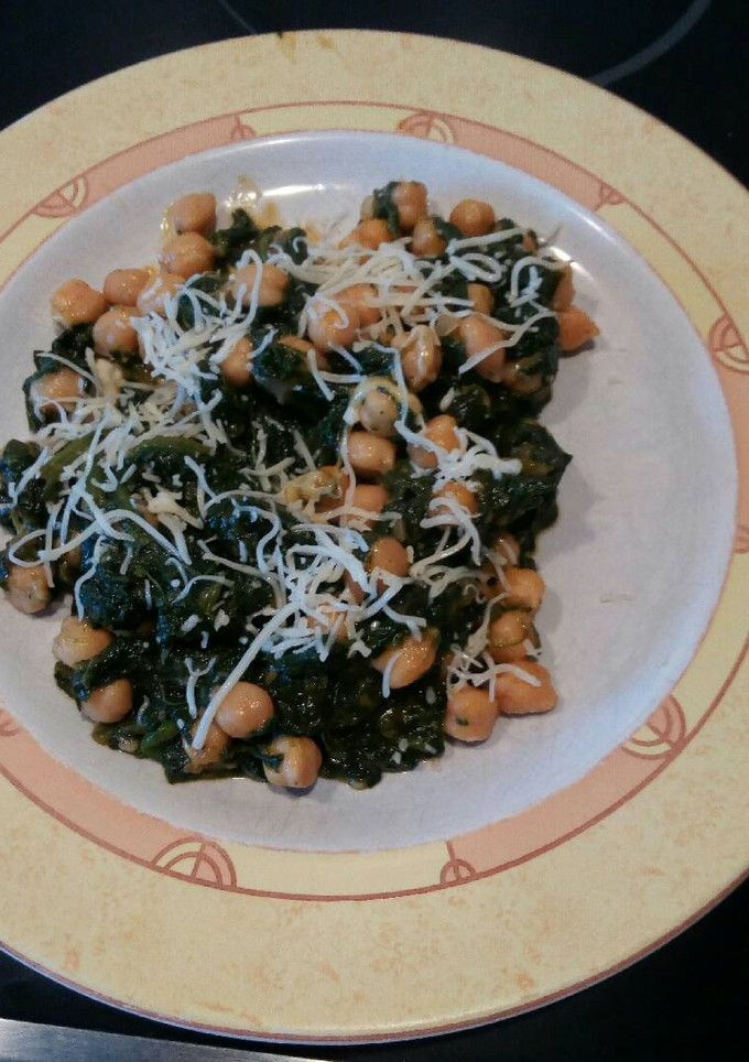 Una foto de Espinacas con garbanzos