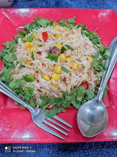 મેક્સિકન રાઇસ(Mexican Rice Recipe In Gujarati) રેસીપી મુખ્ય ફોટો