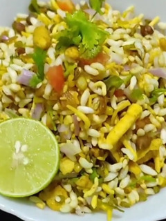 मुरमुरा स्प्राउट भेल (Murmura sprout bhel recipe in Hindi) रेसिपी मुख्य फोटो