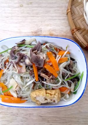 Hình của món Miến xào thập cẩm.