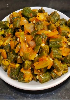 A picture of Bhindi Onion Sabji.