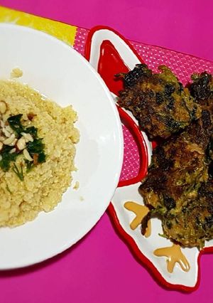 Una foto de Croquetas de espinaca y atún. Guarnición de Cuscus