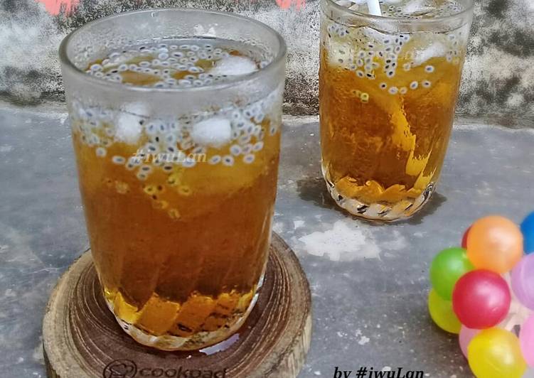 Langkah Mudah untuk Menyiapkan Es Teh Selasih Madu, Menggugah Selera