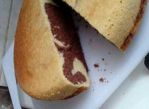 Una foto de Torta marmolada esponjosa