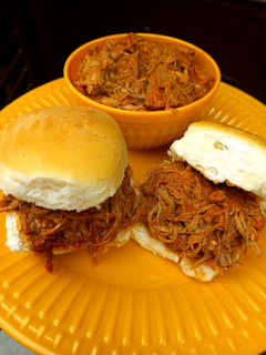 Una foto de Bondiola Desmechada con Pimentón Ahumado a la Cacerola - Pulled Pork