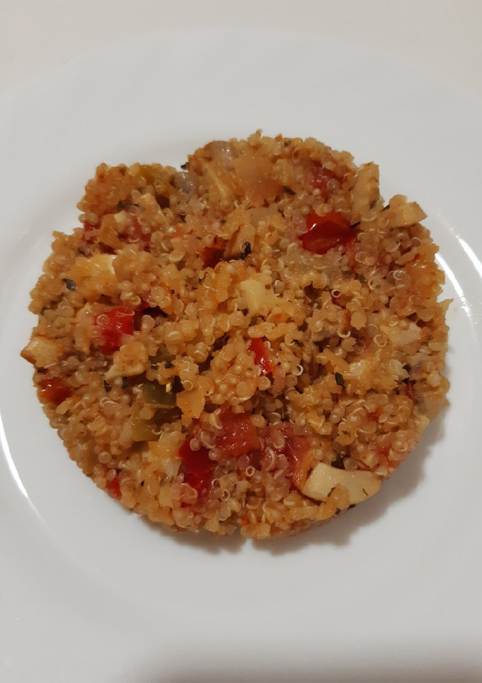 Una foto de Quinoa con verduras