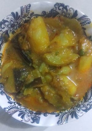 A picture of Potato brinjal veg.