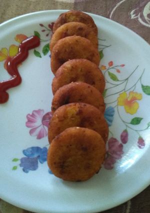 આલુ પૌવા ટીકી (Aloo Pauva Tiki Recipe In Gujarati) રેસીપી મુખ્ય ફોટો