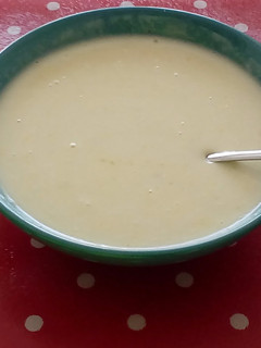 A picture of Potato and Celery Soup with Garlic and Cream.