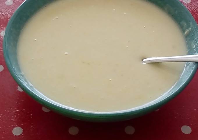 Potato and Celery Soup with Garlic and Cream
