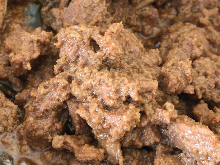 Bagaimana Menyiapkan Rendang Daging, Enak