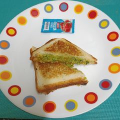 A picture of Stuffed Green Peas Sandwich.