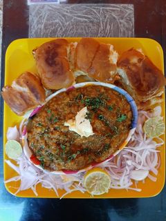 पाव भाजी (Pav bhaji recipe in hindi) रेसिपी मुख्य फोटो