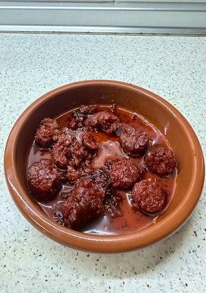 Foto principal de Chorizo al caramelo de vermut con especias