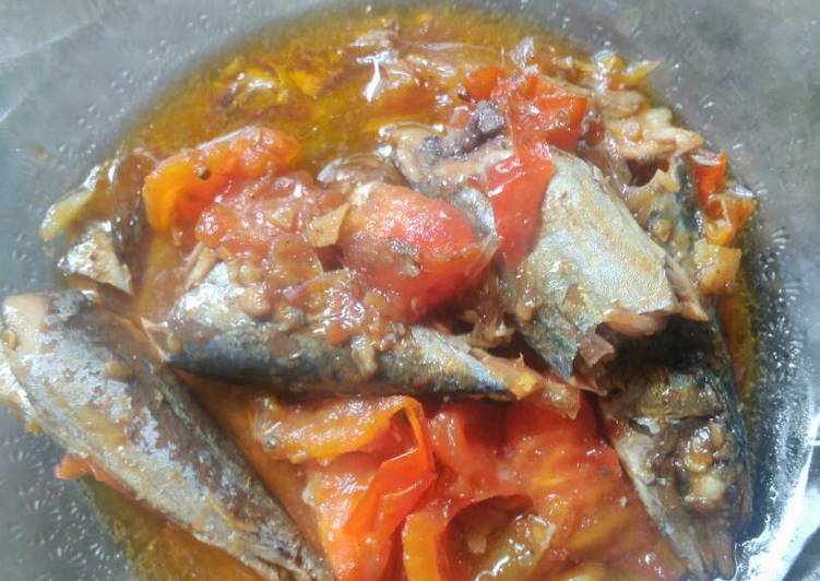 Proses Membuat Sambal Pedas Tomat Ikan Peda yang enak