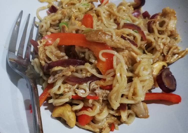 Easiest Way to Prepare Jamie Oliver Cheeting Chicken Noodles