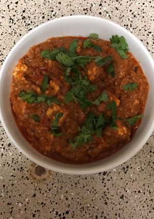 A picture of Paneer do pyaza.