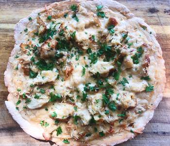 The New Way Serving Recipe Chicken Alfredo Pizza Delicious and Healthy