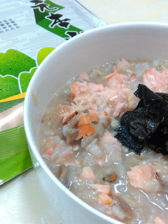 【元本山幸福廚房】鮭魚五穀粥 的食譜成品照片