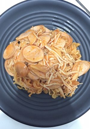 Foto resep Mie enoki&sosis asam manis masak di ricecooker