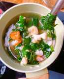 Canh bồ ngót Nhật và tôm mực