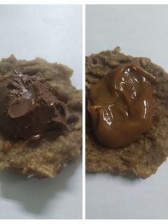 Una foto de Galletitas de nuez y dulce de leche o Nutella