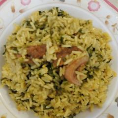 A picture of Rice with spinach.