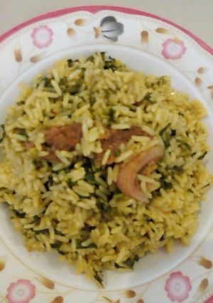 A picture of Rice with spinach.