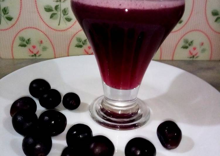 Red grapes juice