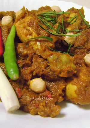 A picture of Chicken Rendang - Malaysian Style.