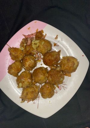 A picture of Potato balls.