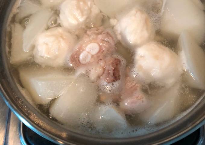 蘿蔔排骨花枝丸湯食譜與作法by Sophia Hong Cookpad 蘿蔔排骨花枝丸湯食譜與作法by Sophia Hong Cookpad