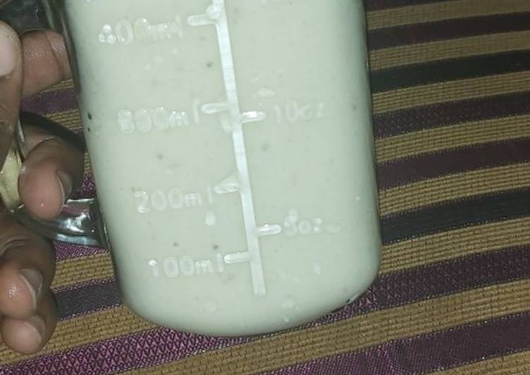 Simple Way to Prepare Any-night-of-the-week Banana and Milk Shake