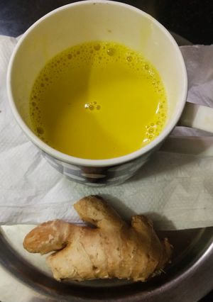 इम्यूनिटी बूस्टर दूध (immunity booster doodh recipe in Hindi) रेसिपी मुख्य फोटो
