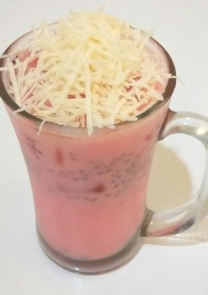 Foto resep Es Susu Strawberry Selasih Keju