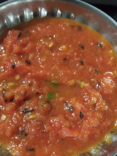 लहसुन टमाटर की चटनी (lehsun tamatar ki chutney recipe in Hindi) रेसिपी मुख्य फोटो