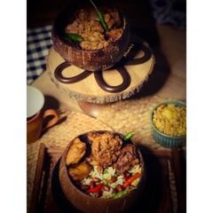 A picture of Masala Muri with Onion 🧅 & Potato 🥔 Pakoras/Fritters.