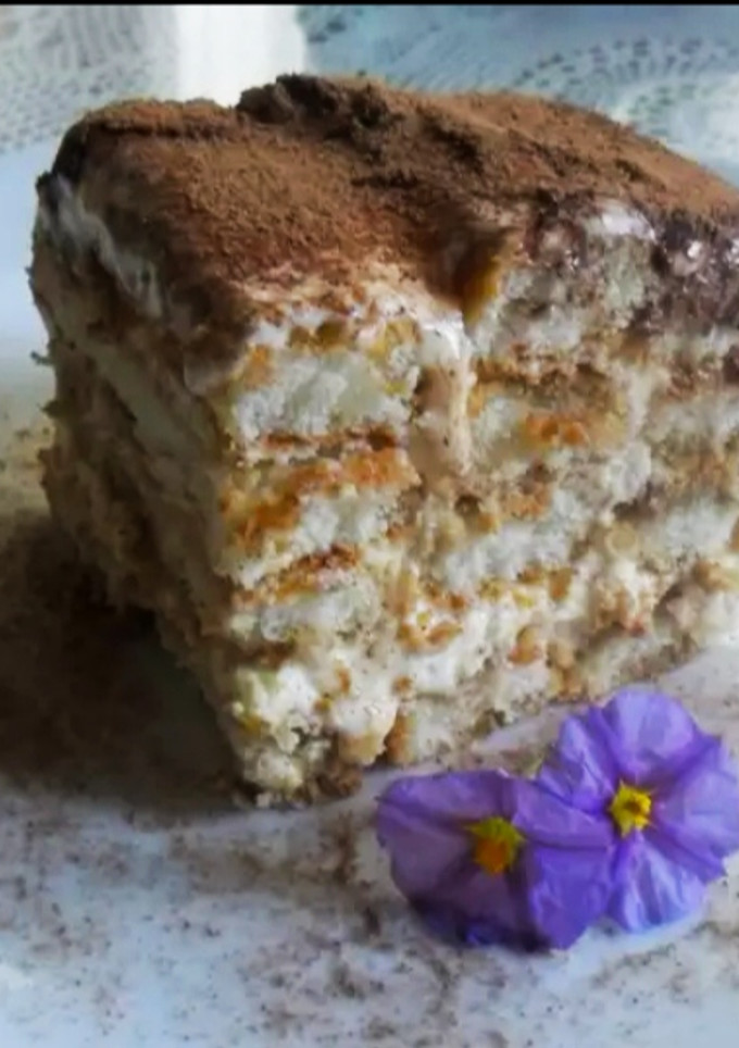 Una foto de Tiramisú con bizcochos de vainilla